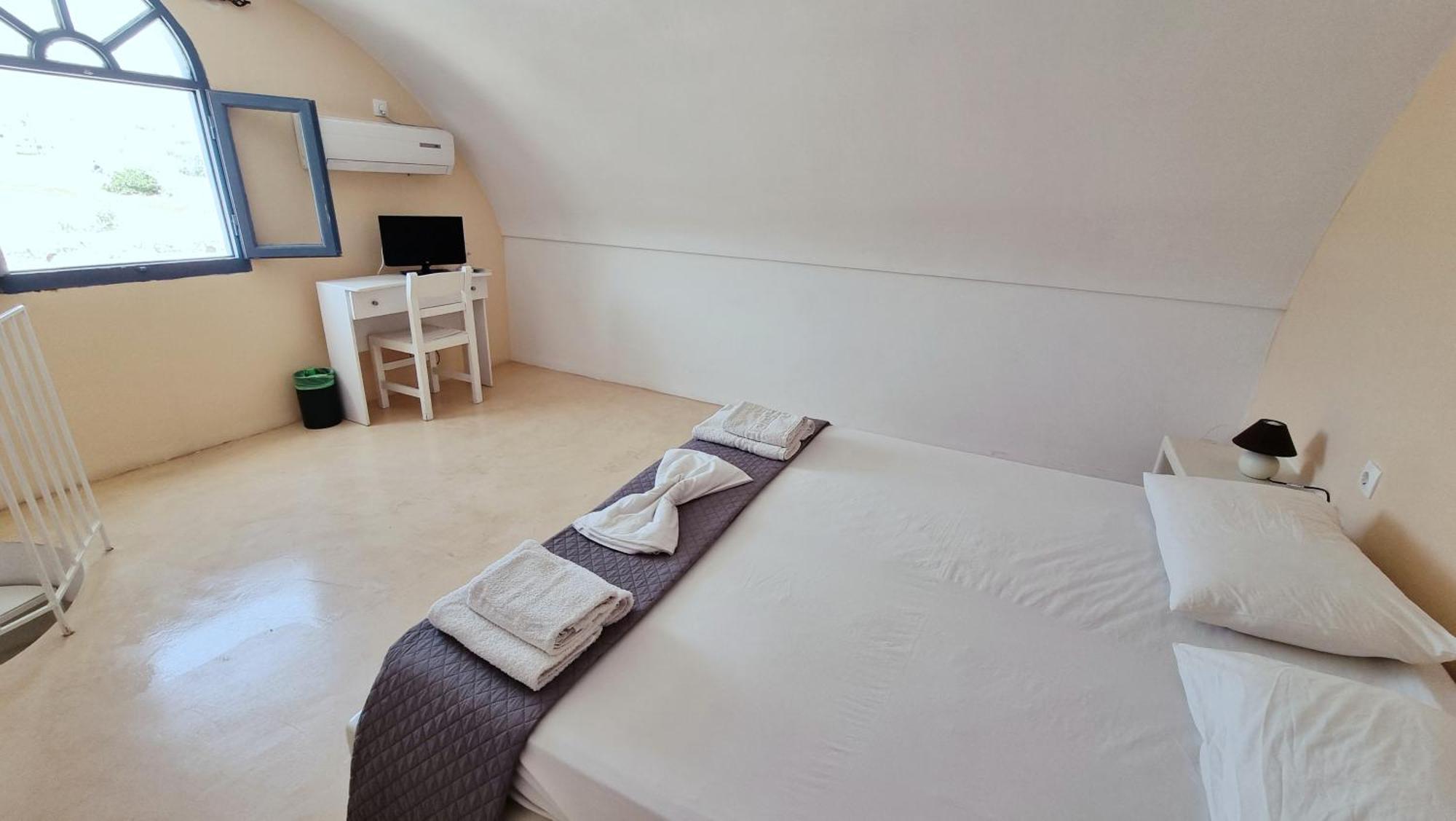 Leon Lux Apartments Perivolos  Bagian luar foto