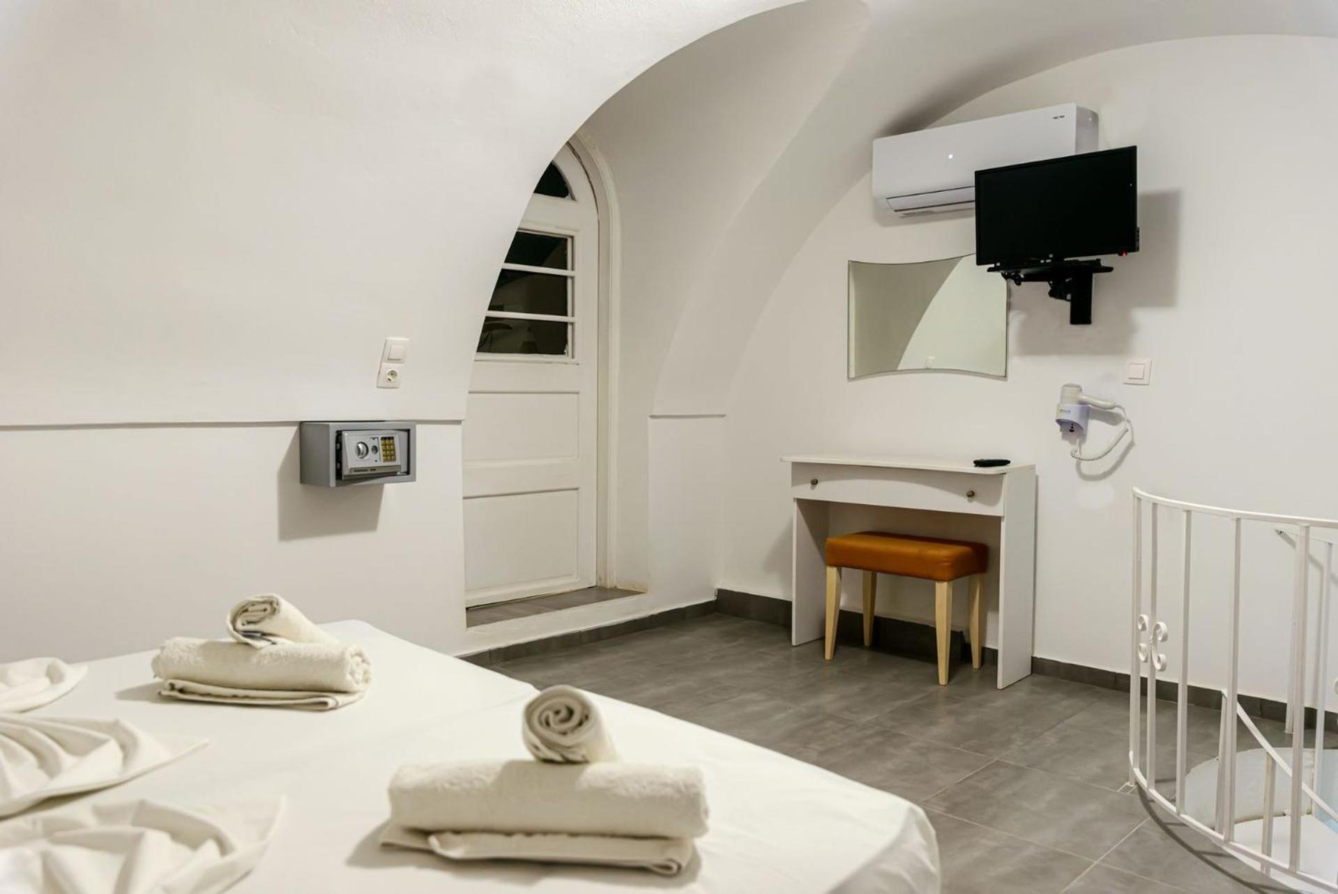 Leon Lux Apartments Perivolos  Bagian luar foto