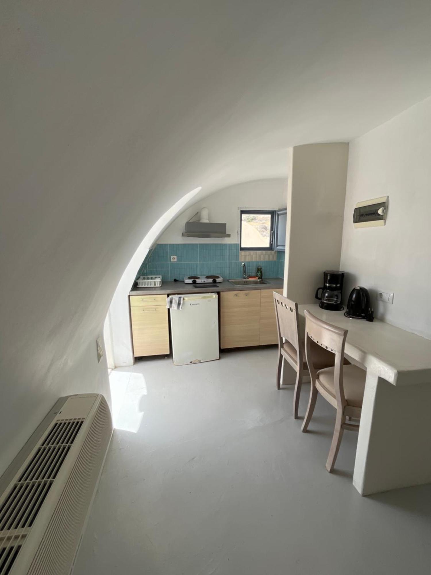 Leon Lux Apartments Perivolos  Bagian luar foto